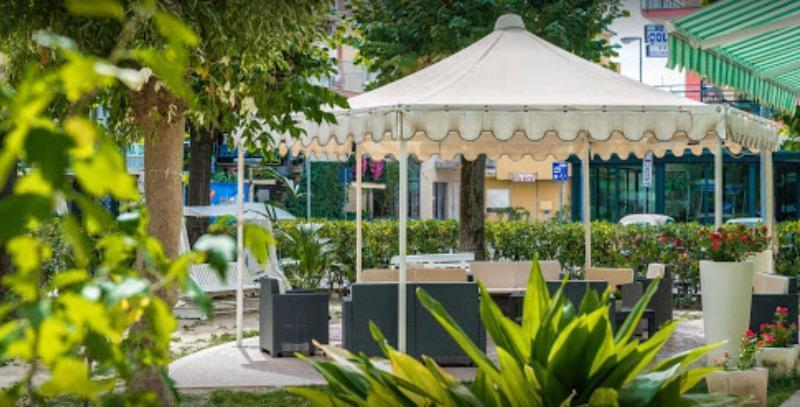 Hotel Ervill Rimini Exterior photo